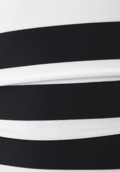 Bench. Badpak Met Trendy Strepen 19 Bench. Badpak Met Trendy Strepen -Beroemde Badkleding Winkel bench badpak met trendy strepen zwart 11