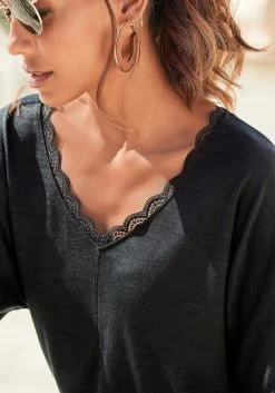 Venice Beach Shirt Met Korte Mouwen Met Frontprint -Beroemde Badkleding Winkel lascana shirt met 3 4 mouwen met fijne kant bij de hals zwart