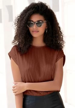 KangaROOS Triangelbikini Met Batikdesign -Beroemde Badkleding Winkel lascana t shirt met gestructureerde materiaal bruin 2