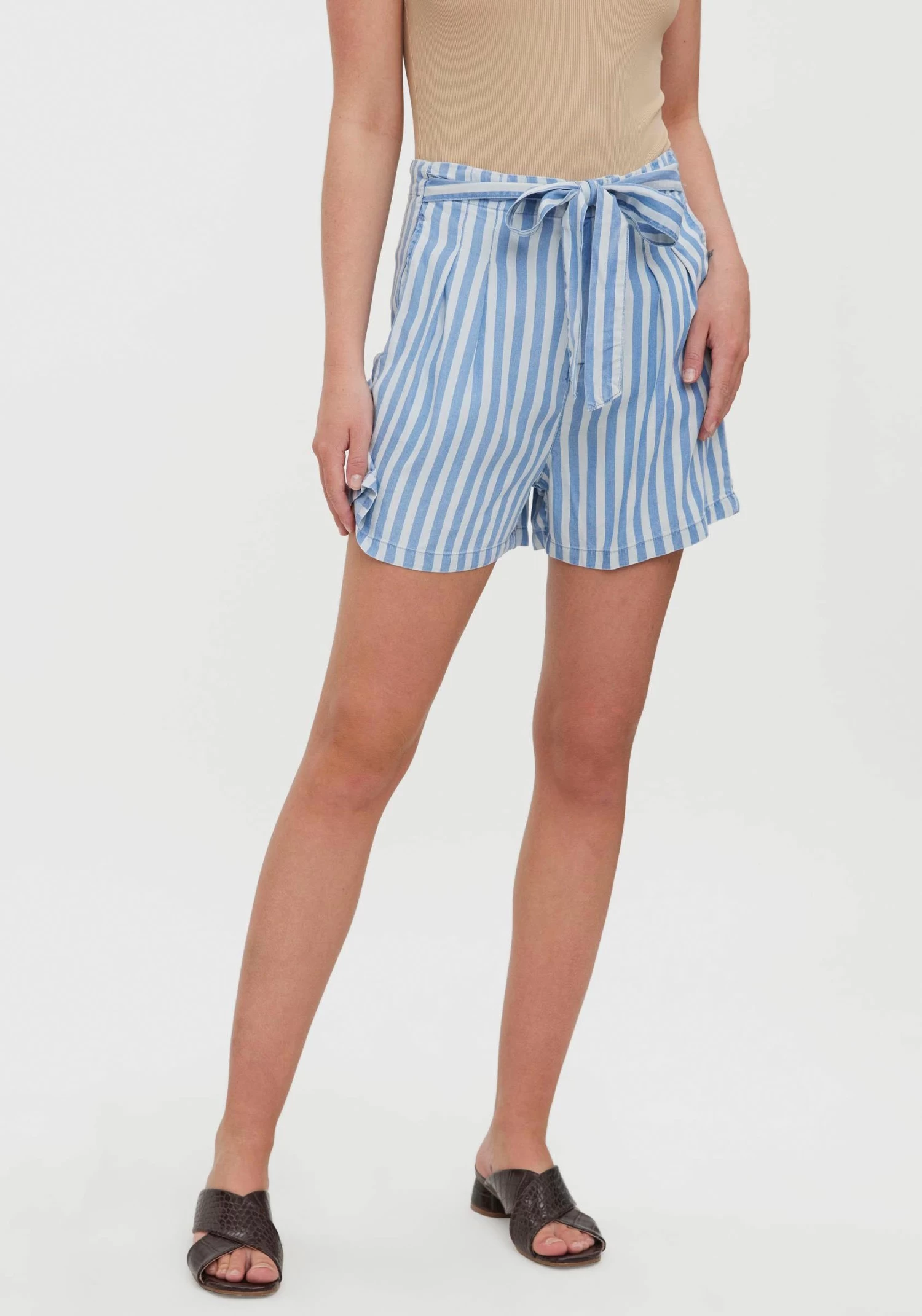 Vero Moda Short VMMIA HR LOOSE SUMMER SHORTS GA NOOS 1 Vero Moda Short VMMIA HR LOOSE SUMMER SHORTS GA NOOS